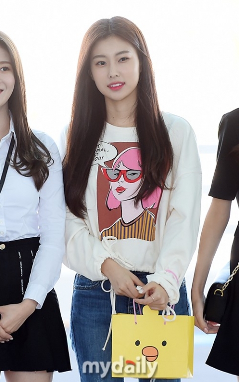 2018-9-4-izone-kanghyewon1-1536035148866731313702