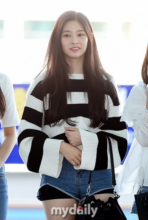 2018-9-4-izone-kimminju-15360351974351667675027