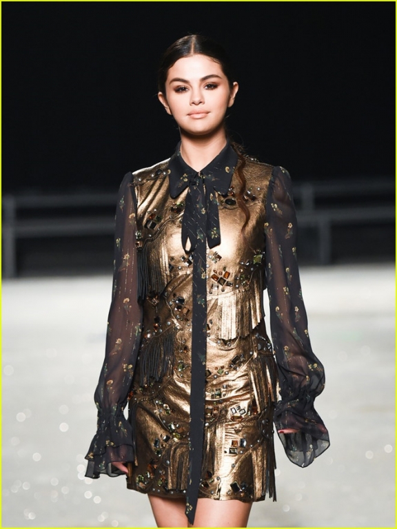 selenagomezcoachnyfw201800