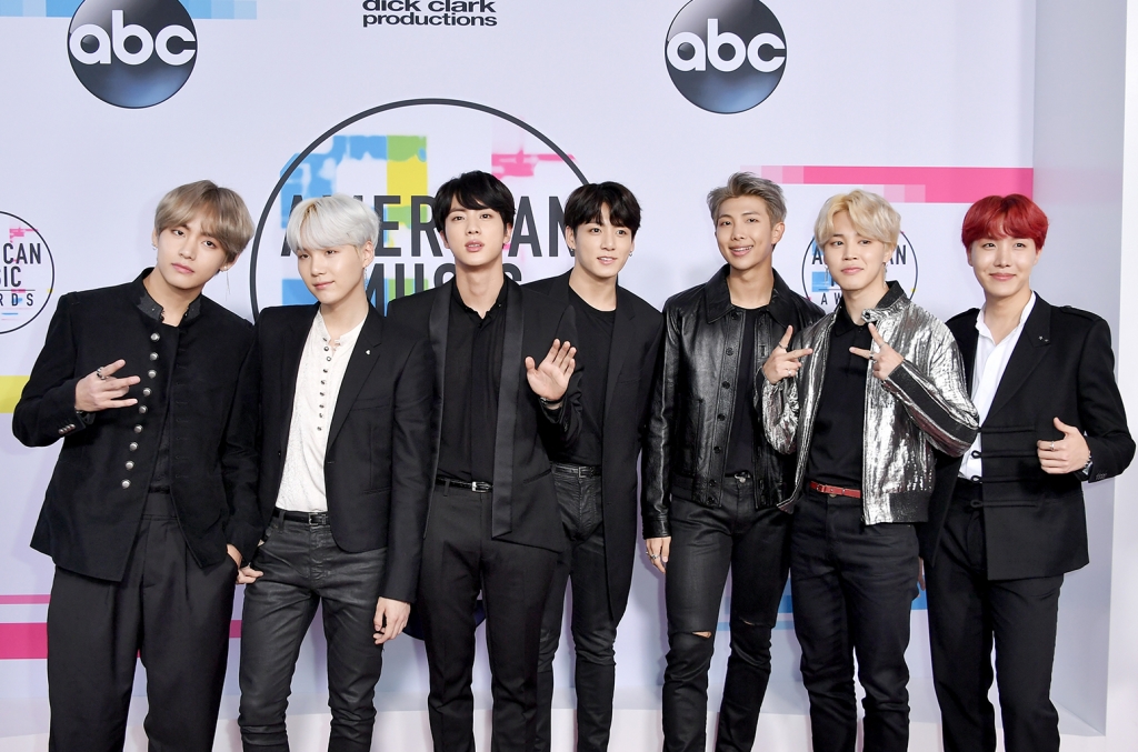 bts-amas-arrivals-2017-billboard-1548