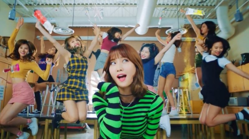 twice-likey-e1515610342177