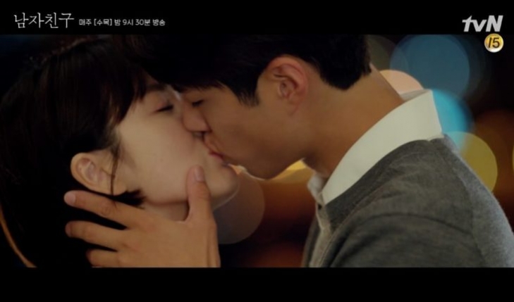 Song-Hye-Kyo-And-Park-Bo-Gum-Heat-Up-The-Screen-With-Steamy-Encounter-Kiss-730x430