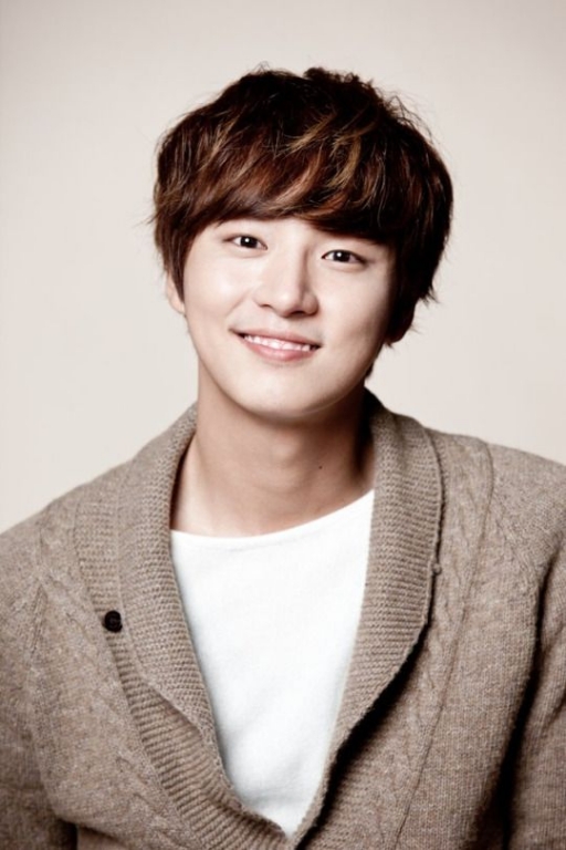 3695a9957b2276a44cf838d453d6700c--yoon-shi-yoon-korean-idols