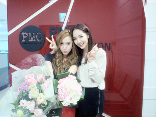 Jessica and Park Min Young show off their friendship once again