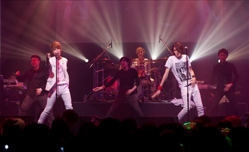 LEDApple to make their official debut in Japan