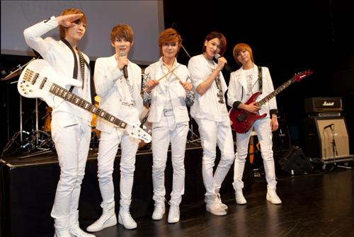 LEDApple to make their official debut in Japan