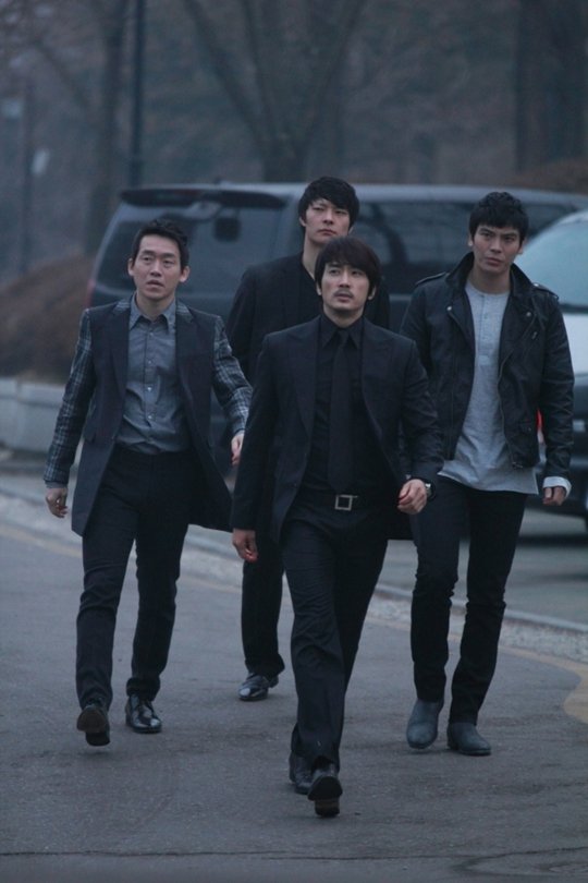 new images for the upcoming Korean drama &quot;When A Man's in Love&quot;