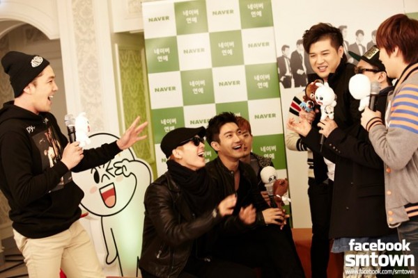 Super Junior holds a LINE chat session with fans!