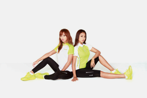 SISTAR19 show off their healthy figures for &lsquo;Isenberg&rsquo;
