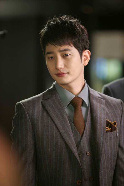 &lsquo;A&rsquo; claims Park Si Hoo raped her twice   Park Si Hoo counter-sues &lsquo;A&rsquo;, &lsquo;B&rsquo;, and former agency head Mr. Hwang