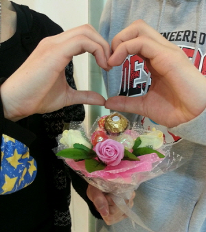 EXO&rsquo;s Chanyeol and Lay wish their fans a happy White Day!