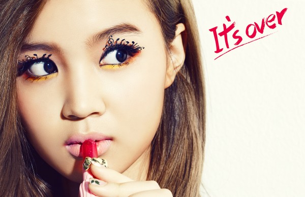 Lee Hi completely sweeps music charts with &ldquo;It&rsquo;s Over&rdquo;