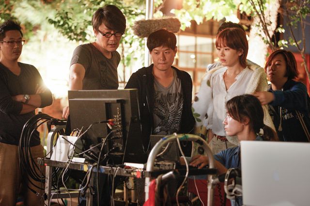 on-the-set images for the upcoming Korean movie &quot;Accomplices&quot;