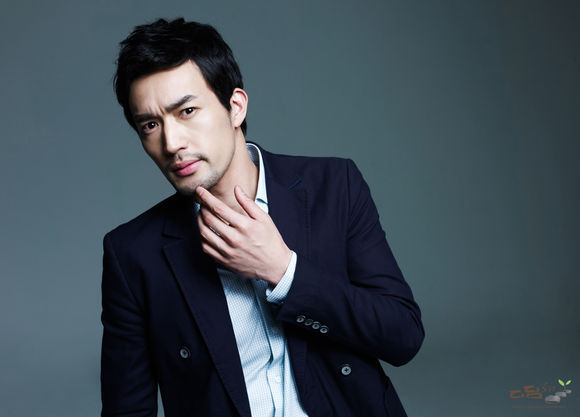Ryohei Otani stars in &quot;Point Black&quot; with Ryoo Seung-ryong