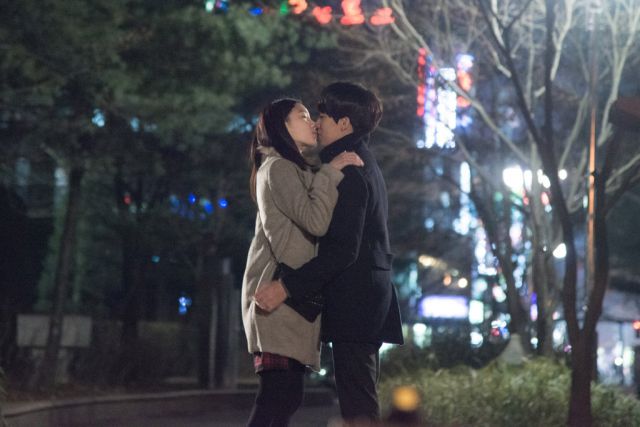 new trailer and stills for the Korean movie 'Nineteen: Shh! No Imagining!'