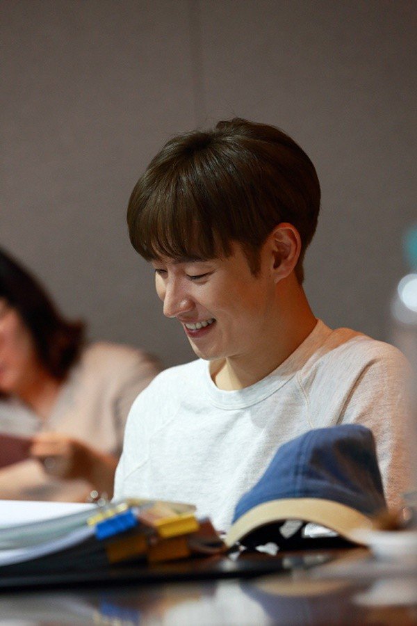 Sin Min-ah and Lee Je-hoon show off perfect chemistry at 'Tomorrow With You' script reading