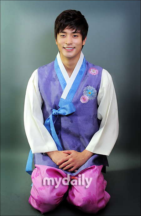 Chuseok Greetings 2011 - Actresses and Actors