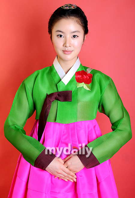 Chuseok Greetings 2011 - Actresses and Actors