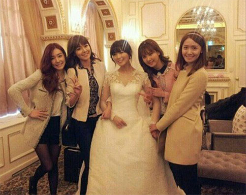 Photos from Wonder Girls&rsquo; Sun&rsquo;s wedding ceremony revealed   bonus photo with Girls&rsquo; Generation