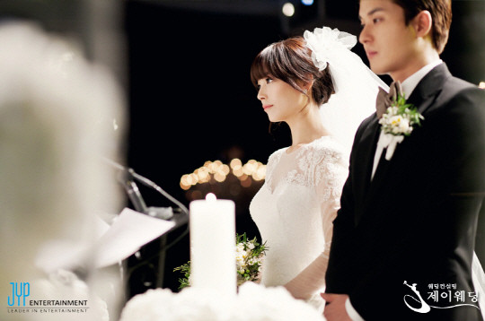 Photos from Wonder Girls&rsquo; Sun&rsquo;s wedding ceremony revealed   bonus photo with Girls&rsquo; Generation