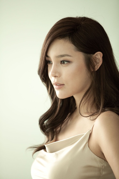 Actress Park Si Yeon investigated for propofol abuse