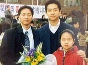 Lee Seung-gi's graduation picture