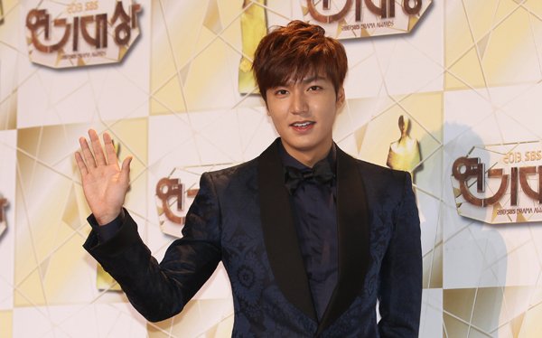 Lee Min-ho a year older