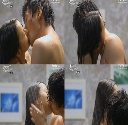 Lee Jin-wook and Jeong Yu-mi's shower kiss scene
