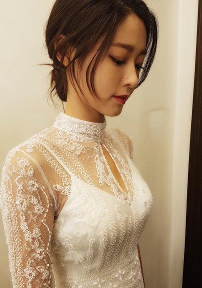 Seolhyun, innocent dress-up at the tvN Awards