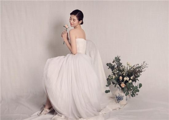 Suzy becomes a sexy bride