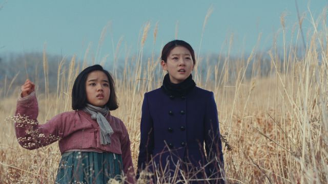 new stills for the Korean movie 'Snowy Road - Theatrical Version'