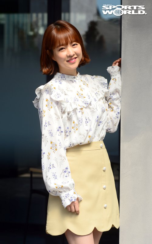 Park Bo-young, &quot;I am thankful for my popularity but it's just a moment&quot;