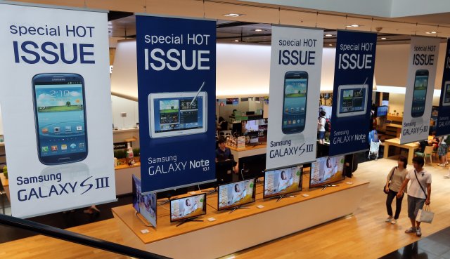 Apple's win could trigger Samsung sales ban in U.S.