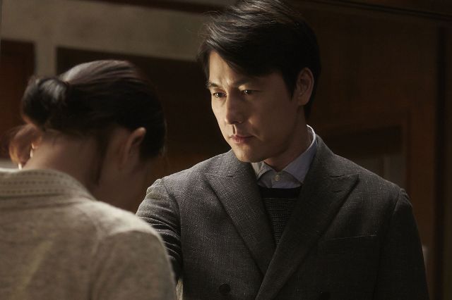 new Jeong Woo-seong and Esom stills for the upcoming Korean movie &quot;Scarlet Innocence&quot;