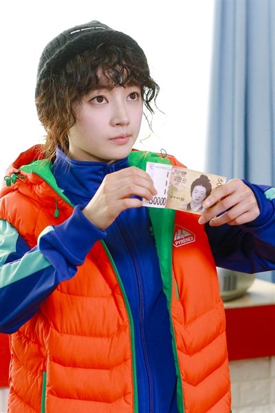 trailer, stills and press photos for the Korean drama 'Swedish Laundry'