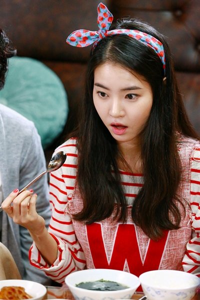 trailer, stills and press photos for the Korean drama 'Swedish Laundry'
