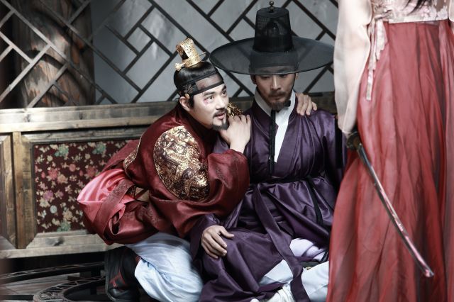 'The Treacherous' Lee Yoo-young's alluring eyes to play Joseon's top kisaeng, Seol Joong-mae