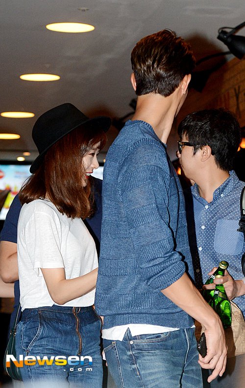Lee Cheong-ah and Lee Ki-woo Couple: Openly on a date at the movies?