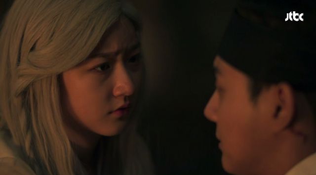 Korean drama 'Mirror of the Witch' episode 12