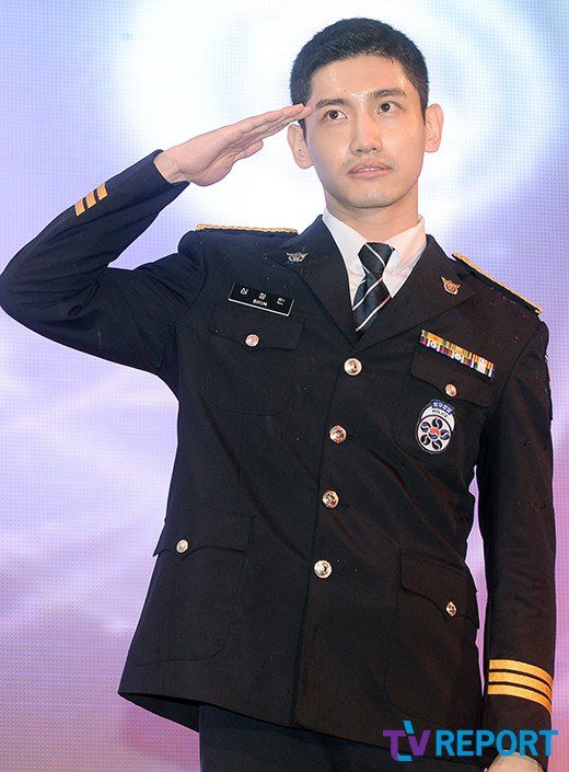 Choi Si-won and Max look unrealistically handsome in police uniforms