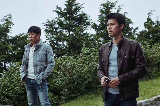 new Hyeon Bin and Yoo Hae-jin stills for the upcoming Korean movie &quot;Confidential Assignment&quot;