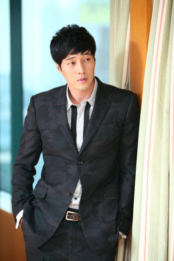 So Ji-sub, &quot;I'll always remember Song Seung-heon's help&quot;