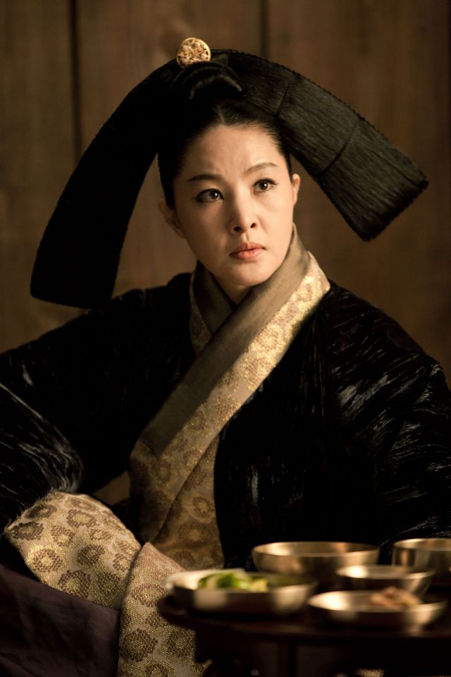 new stills and video for the upcoming Korean movie &quot;The Emperor's Concubine&quot;
