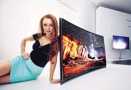 Samsung, LG Unveil Curved OLED TVs