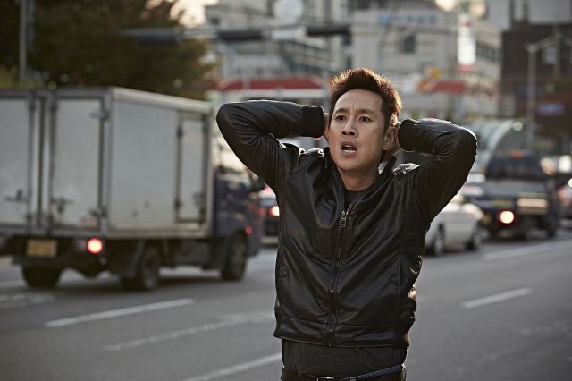 new trailer and stills for the Korean movie 'A Hard Day'