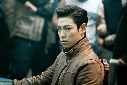 &quot;Tazza 2&quot; Choi Seung-hyeon takes off clothing with Sin Se-kyeong