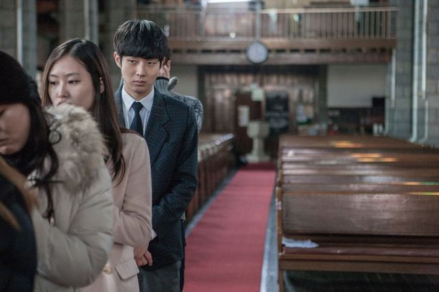 new official trailer, poster and stills for the Korean movie 'Set Me Free'