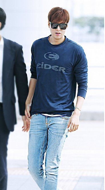 Lee Min-ho leaves the country for a CF...hearts beat at his 'boyfriend look'