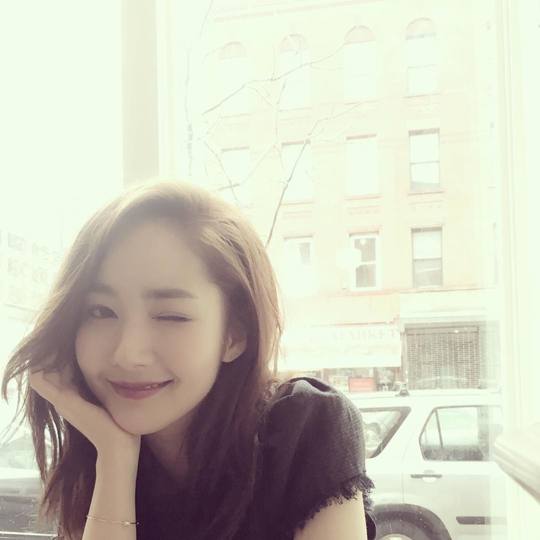 Park Min-yeong's morning-fresh wink from New York