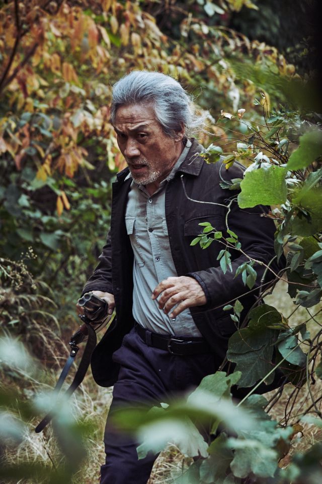 new Ahn Seong-gi stills for the upcoming Korean movie &quot;The Hunt&quot;